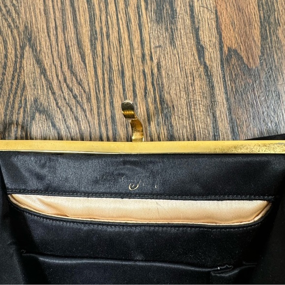 Vintage black and gold satin evening handbag - Picture 6 of 9